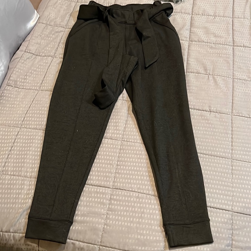 Jo+Jax Black belted pant, Youth medium
